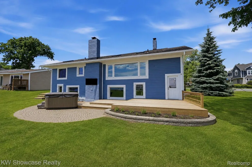 301 S Pontiac Trail Walled Lake City MI 48390