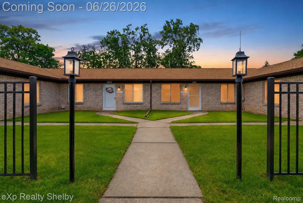 29417 Park Place Drive Warren City MI 48093
