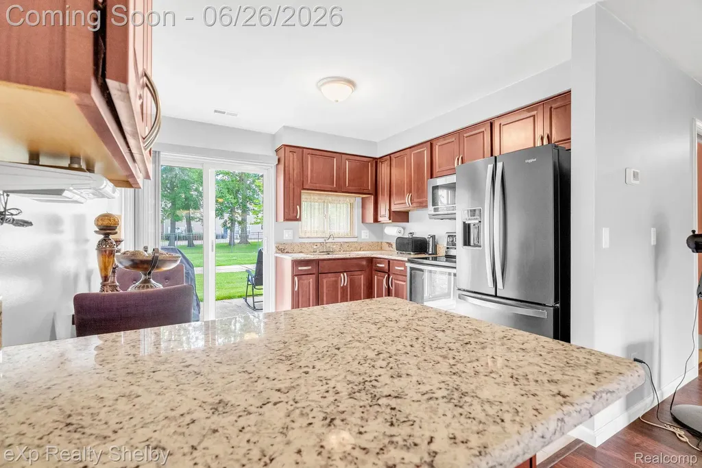 29417 Park Place Drive Warren City MI 48093