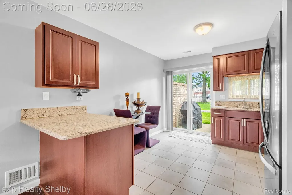 29417 Park Place Drive Warren City MI 48093