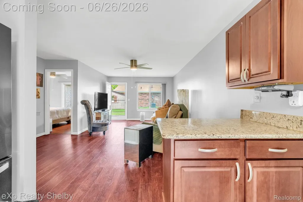 29417 Park Place Drive Warren City MI 48093