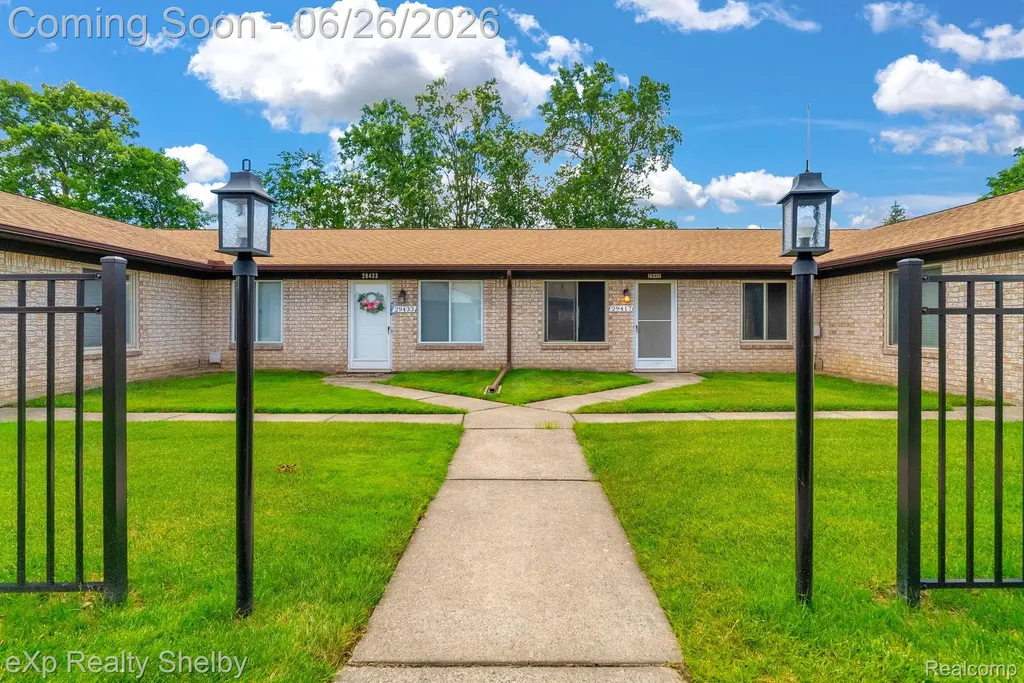 29417 Park Place Drive Warren City MI 48093