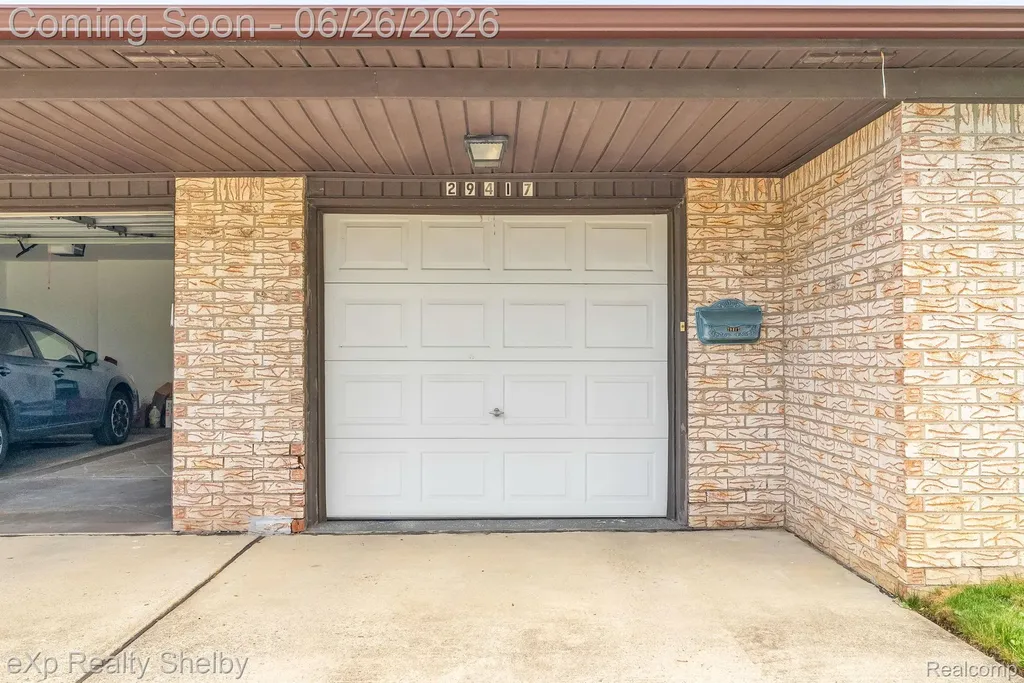 29417 Park Place Drive Warren City MI 48093