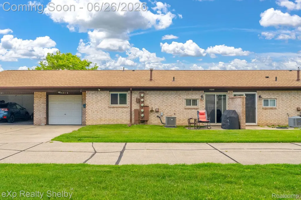 29417 Park Place Drive Warren City MI 48093