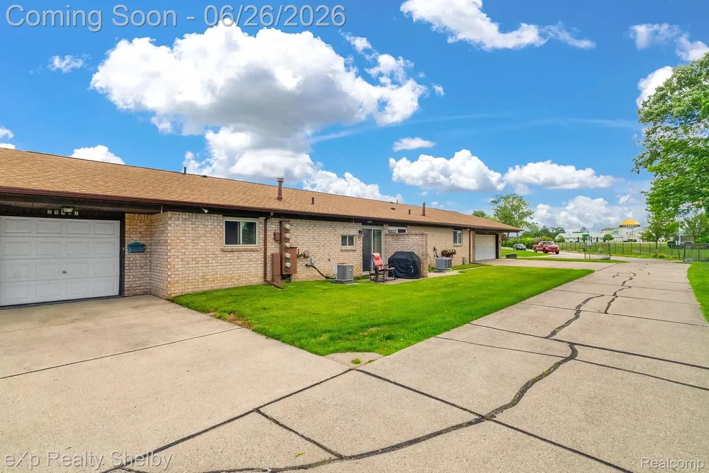 29417 Park Place Drive Warren City MI 48093