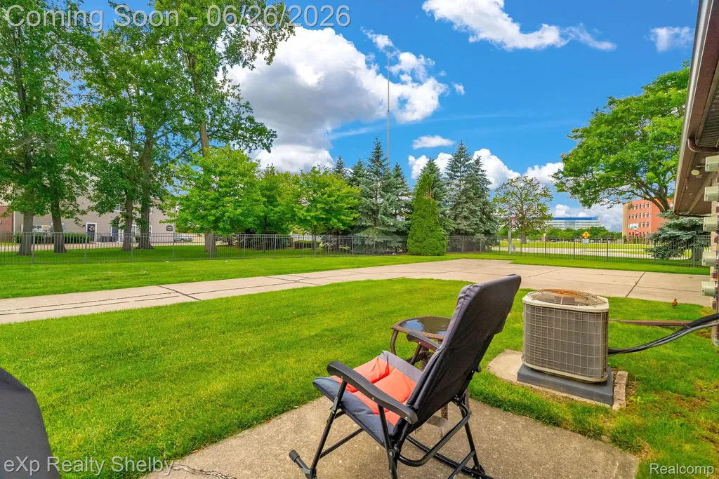29417 Park Place Drive Warren City MI 48093