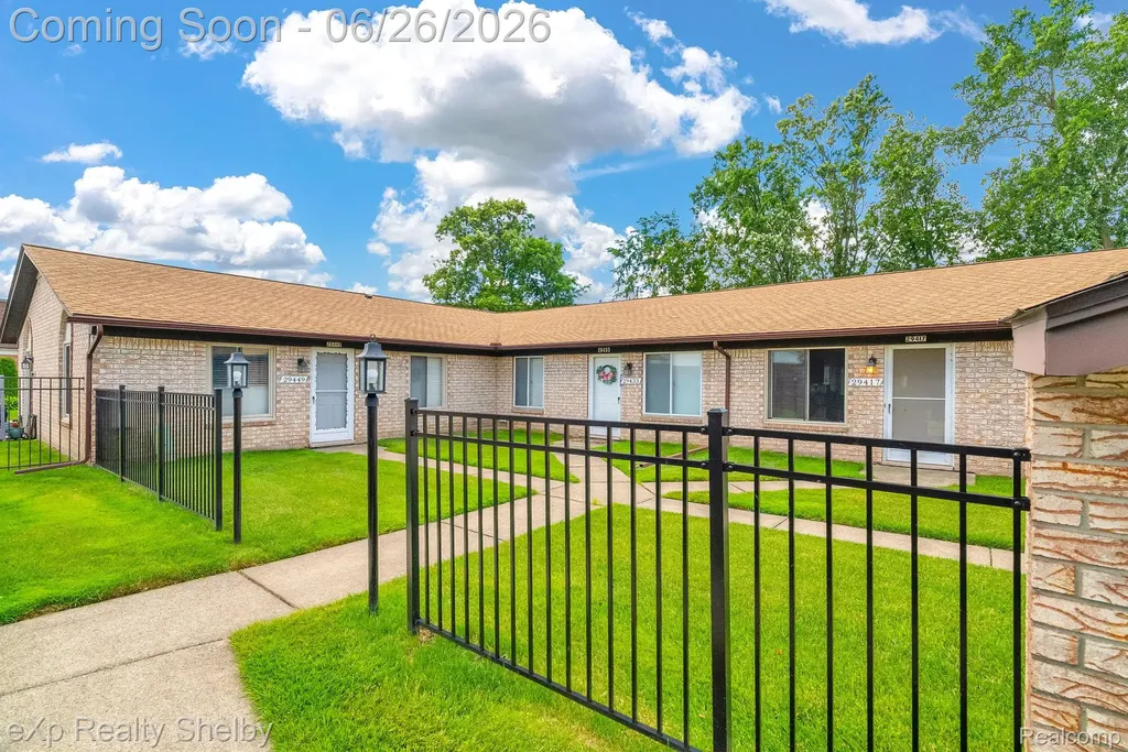 29417 Park Place Drive Warren City MI 48093