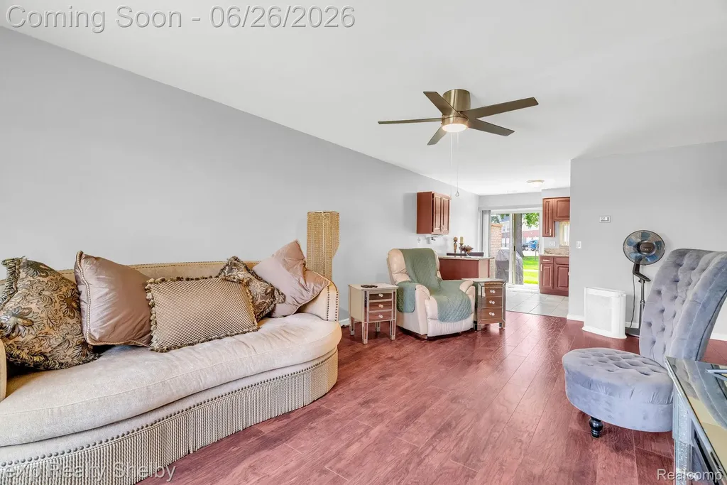 29417 Park Place Drive Warren City MI 48093
