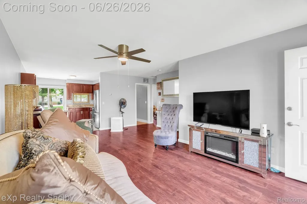 29417 Park Place Drive Warren City MI 48093