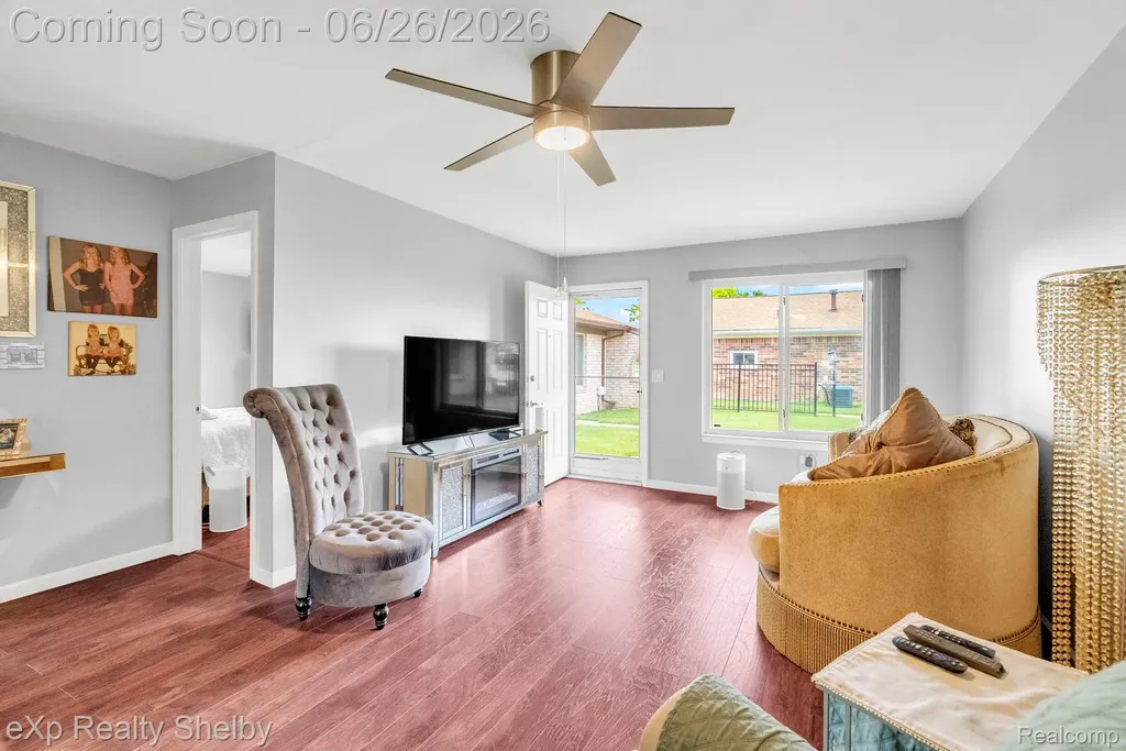 29417 Park Place Drive Warren City MI 48093