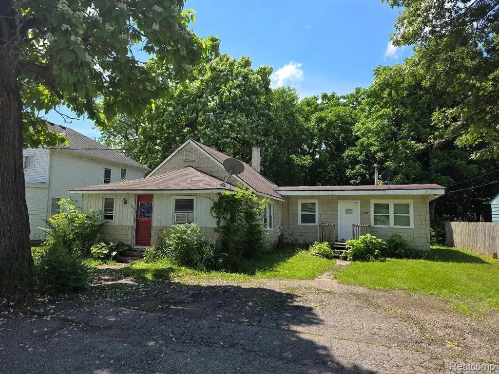 639 Heights Road Orion Charter Township MI 48362