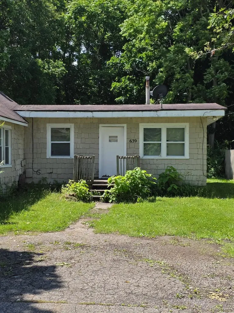639 Heights Road Orion Charter Township MI 48362