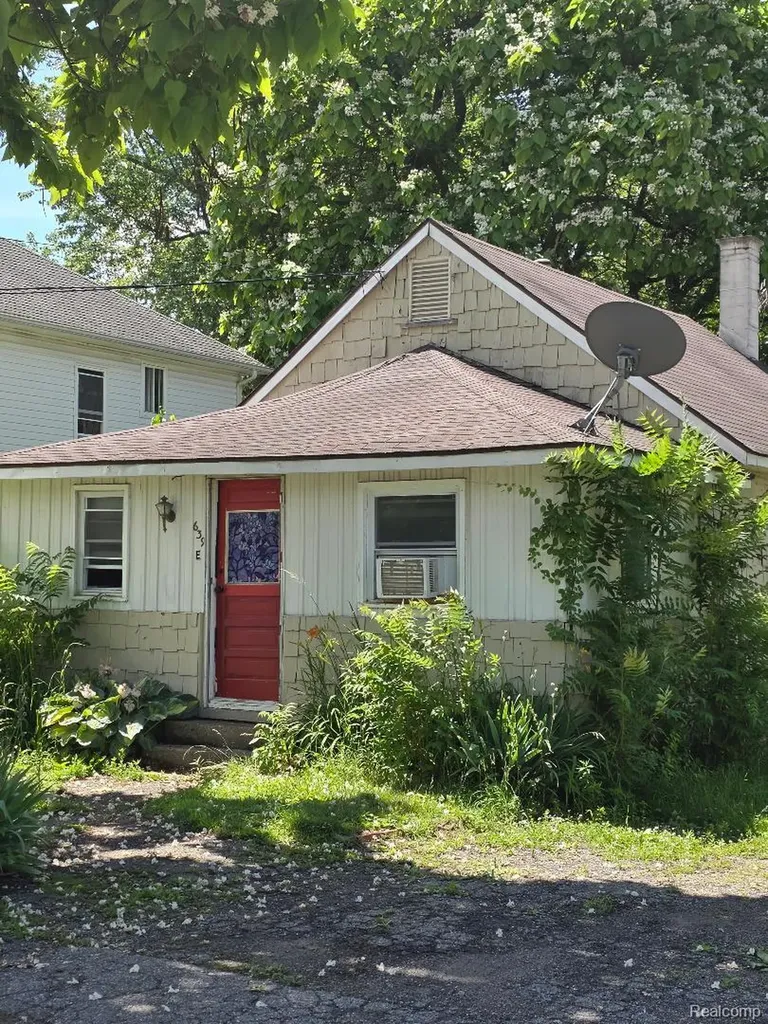 639 Heights Road Orion Charter Township MI 48362