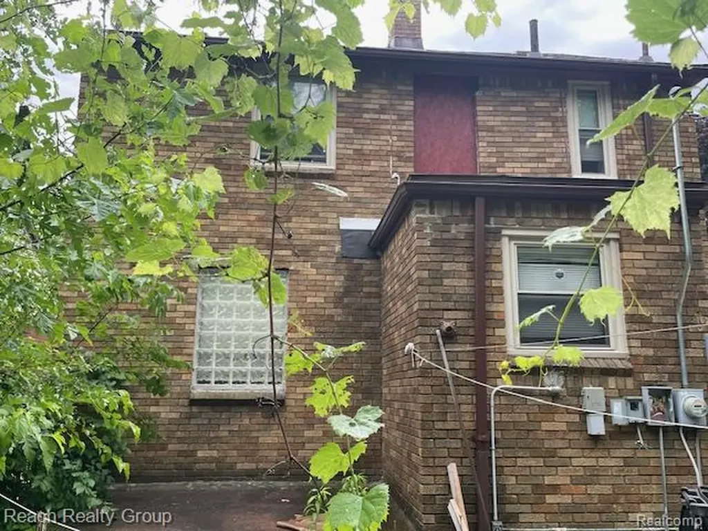 16346 Ellsworth Street Detroit City MI 48227