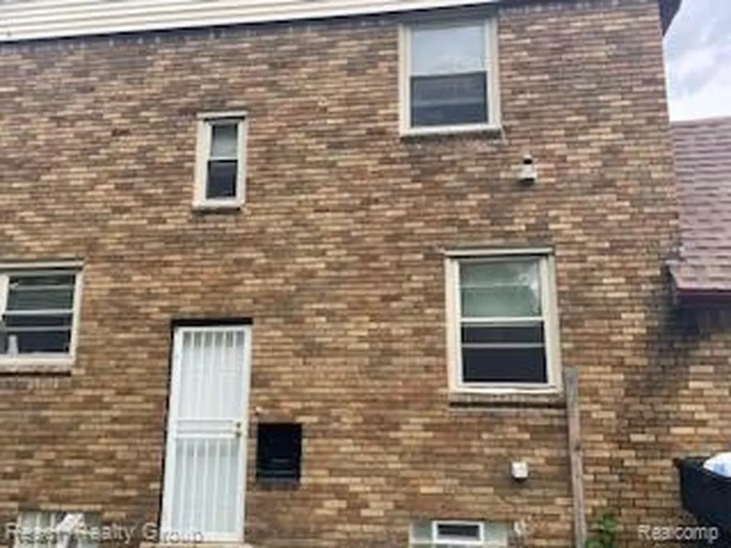16346 Ellsworth Street Detroit City MI 48227