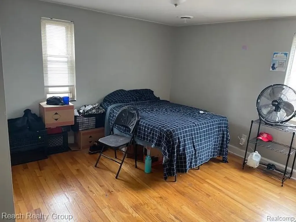 16346 Ellsworth Street Detroit City MI 48227
