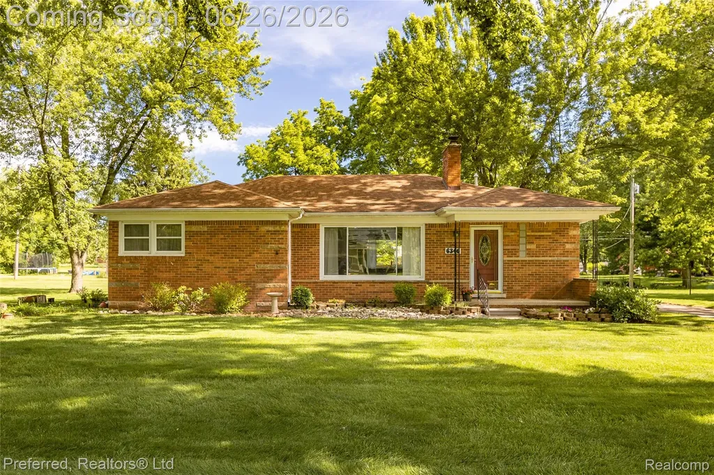 6346 Donaldson Drive Troy City MI 48085