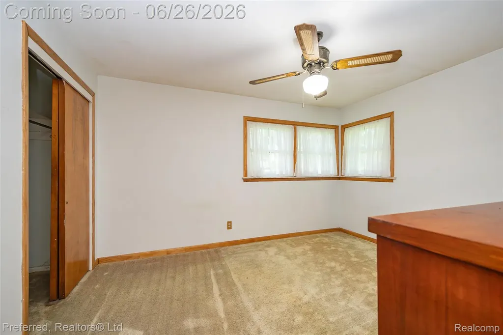 6346 Donaldson Drive Troy City MI 48085