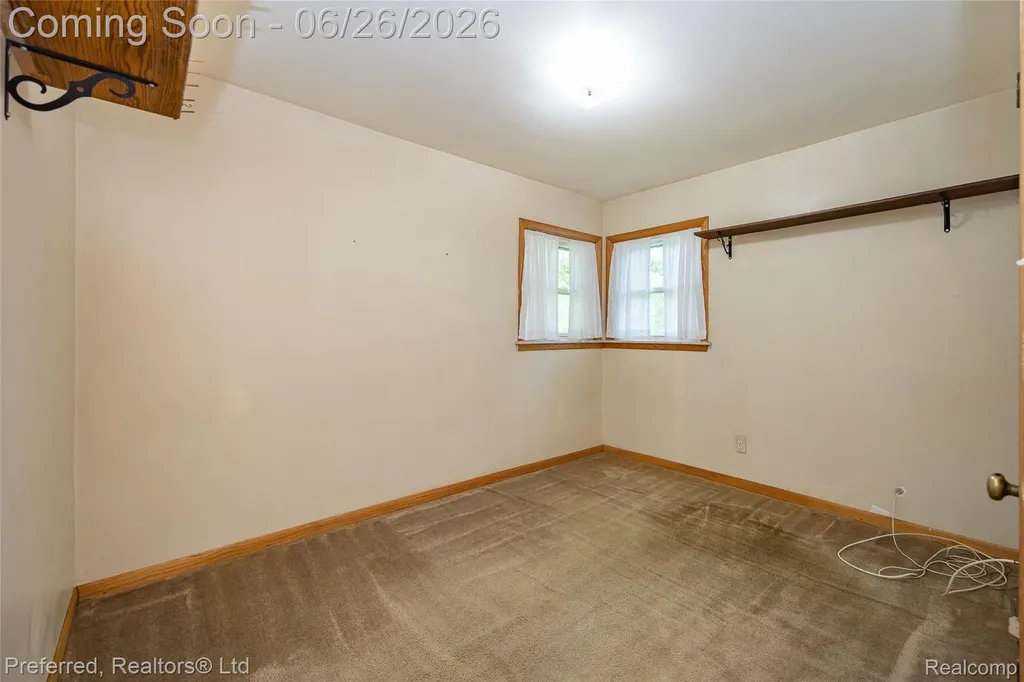 6346 Donaldson Drive Troy City MI 48085