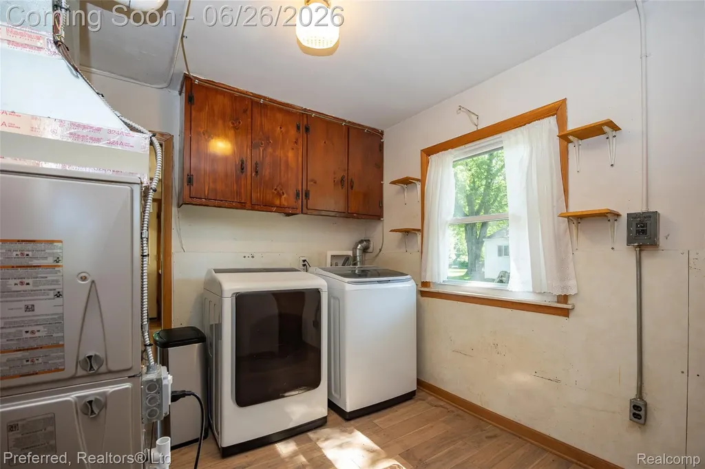 6346 Donaldson Drive Troy City MI 48085
