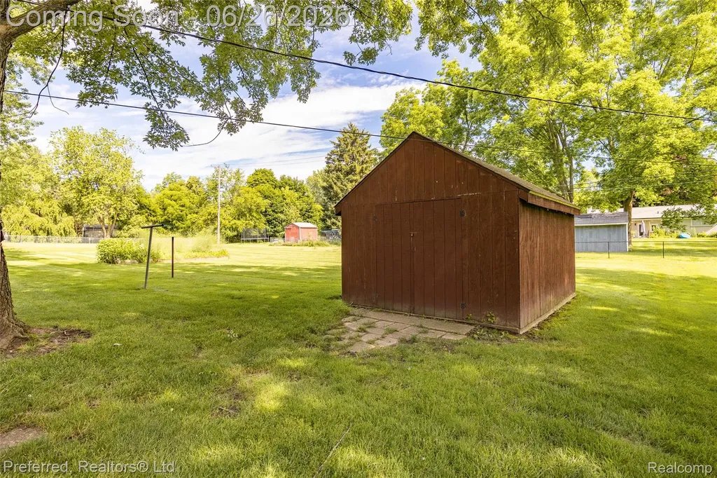 6346 Donaldson Drive Troy City MI 48085