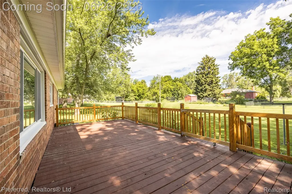 6346 Donaldson Drive Troy City MI 48085