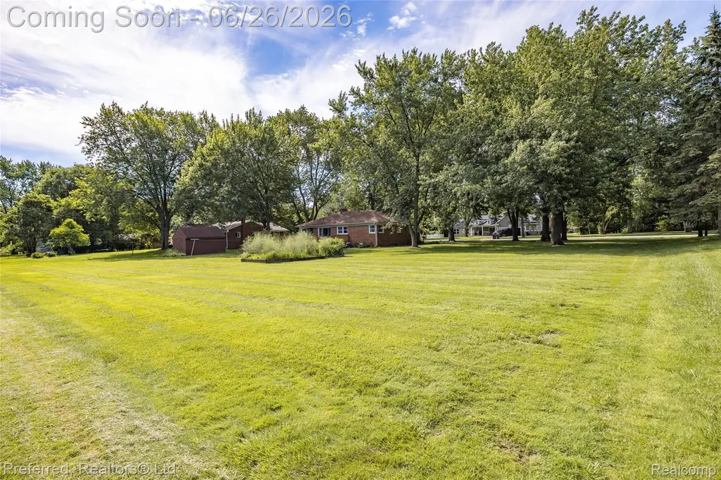 6346 Donaldson Drive Troy City MI 48085