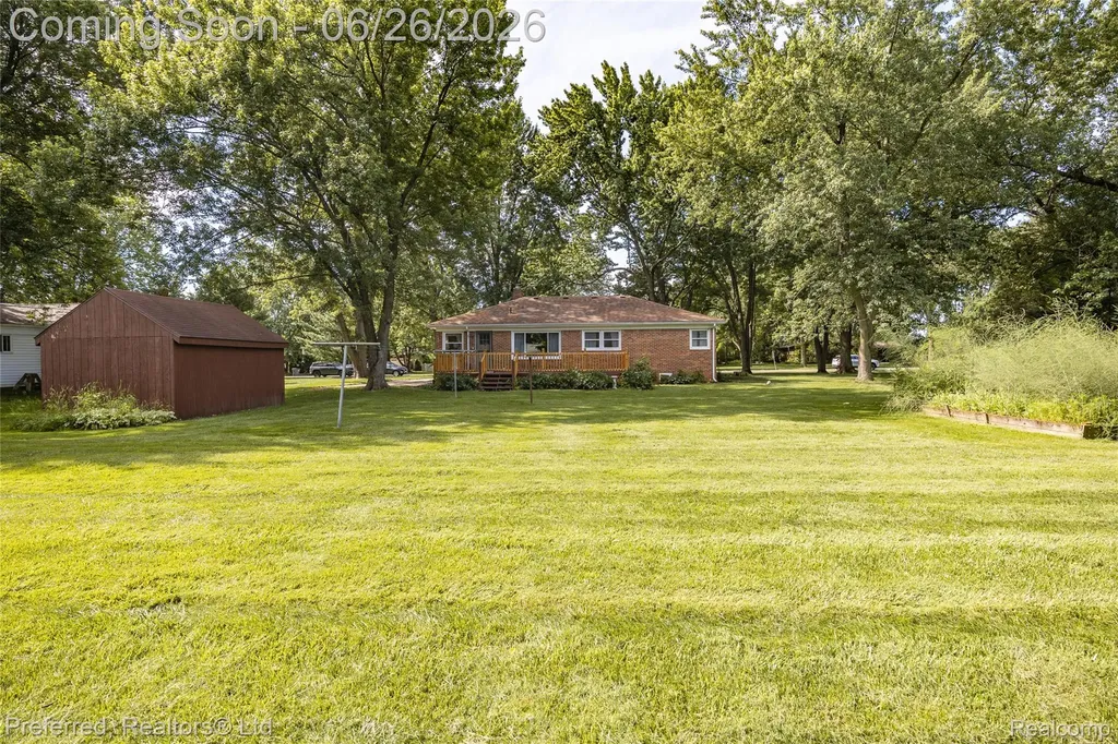 6346 Donaldson Drive Troy City MI 48085