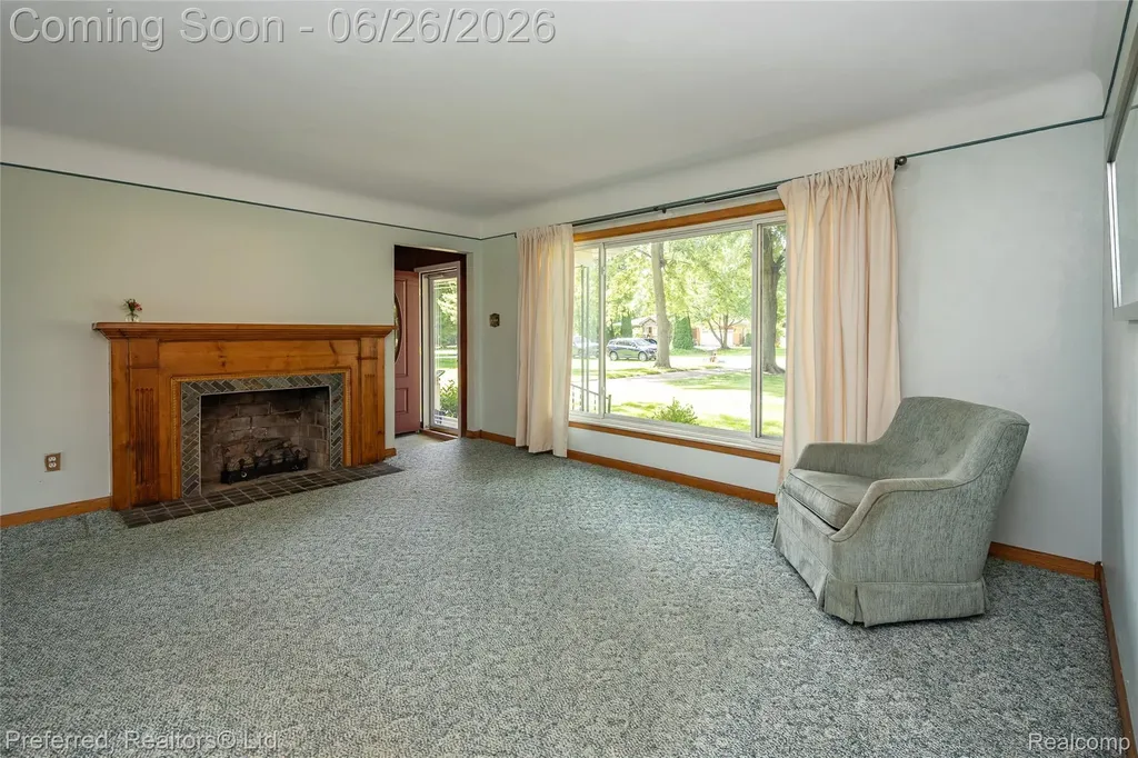 6346 Donaldson Drive Troy City MI 48085