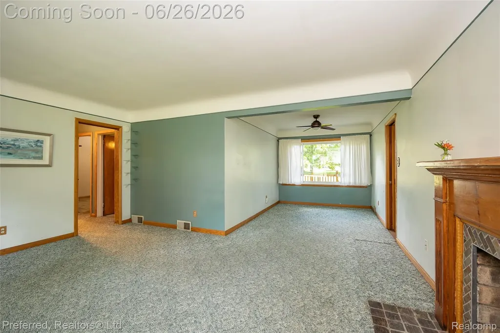 6346 Donaldson Drive Troy City MI 48085
