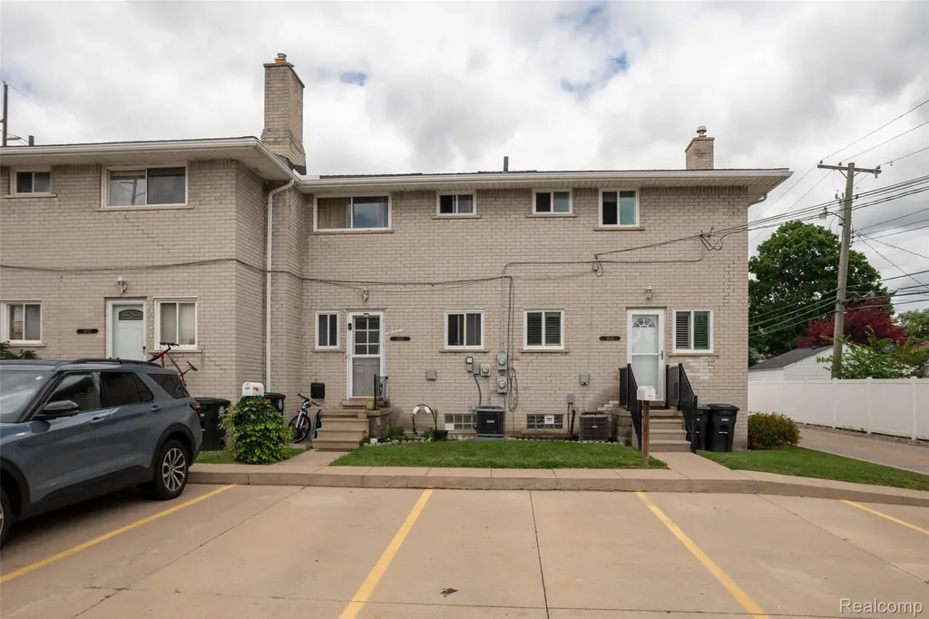 11026 Middlebelt Road Livonia City MI 48150
