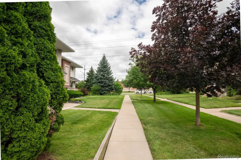 11026 Middlebelt Road Livonia City MI 48150