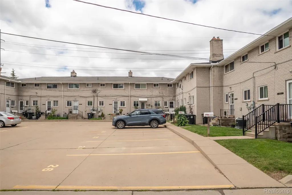 11026 Middlebelt Road Livonia City MI 48150