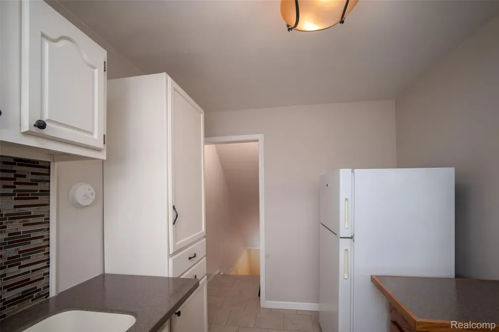 11026 Middlebelt Road Livonia City MI 48150
