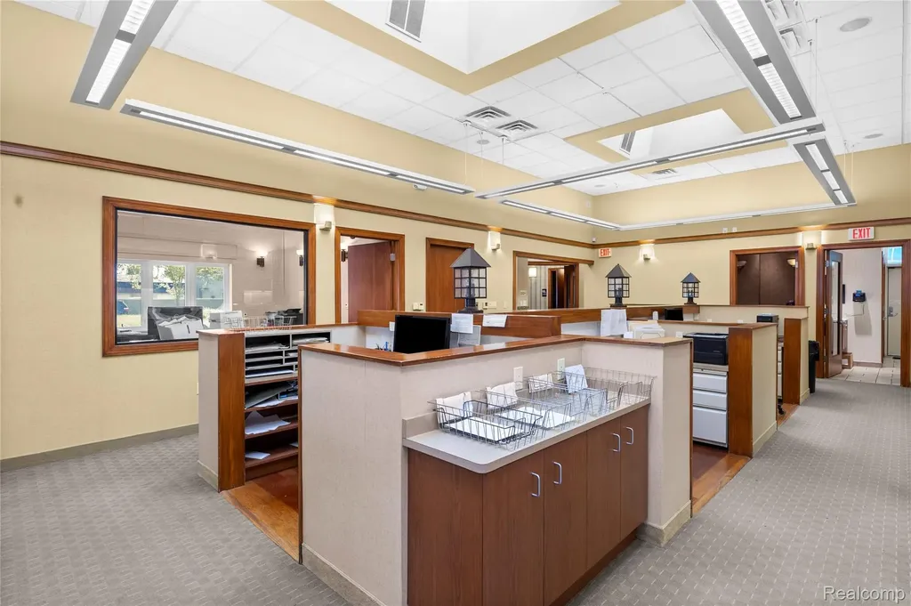 14211 W 11 Mile Road Oak Park City MI 48237
