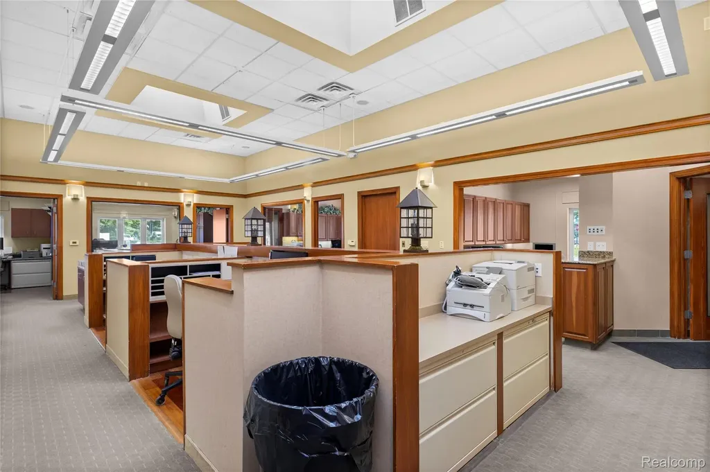 14211 W 11 Mile Road Oak Park City MI 48237
