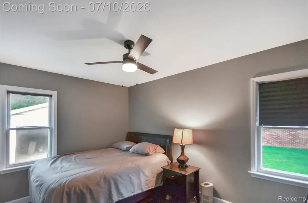 29067 Milton Avenue Madison Heights City MI 48071