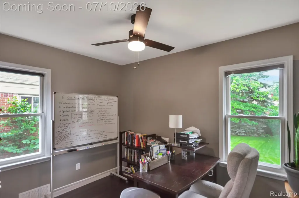 29067 Milton Avenue Madison Heights City MI 48071