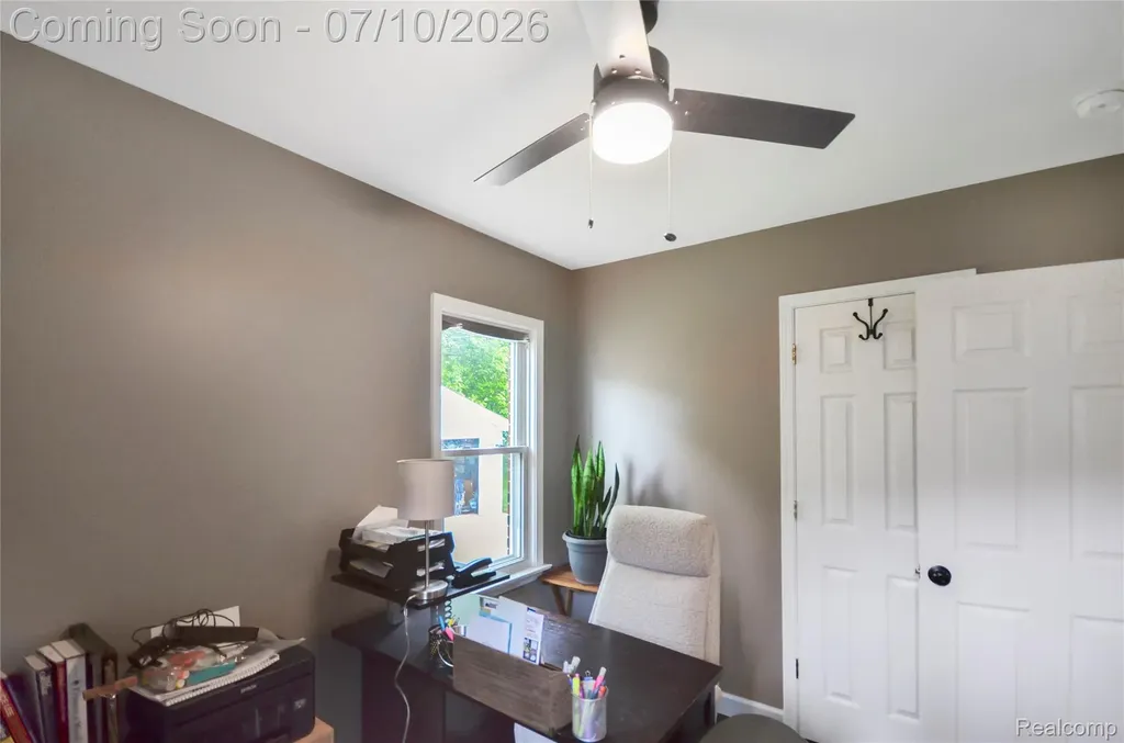 29067 Milton Avenue Madison Heights City MI 48071