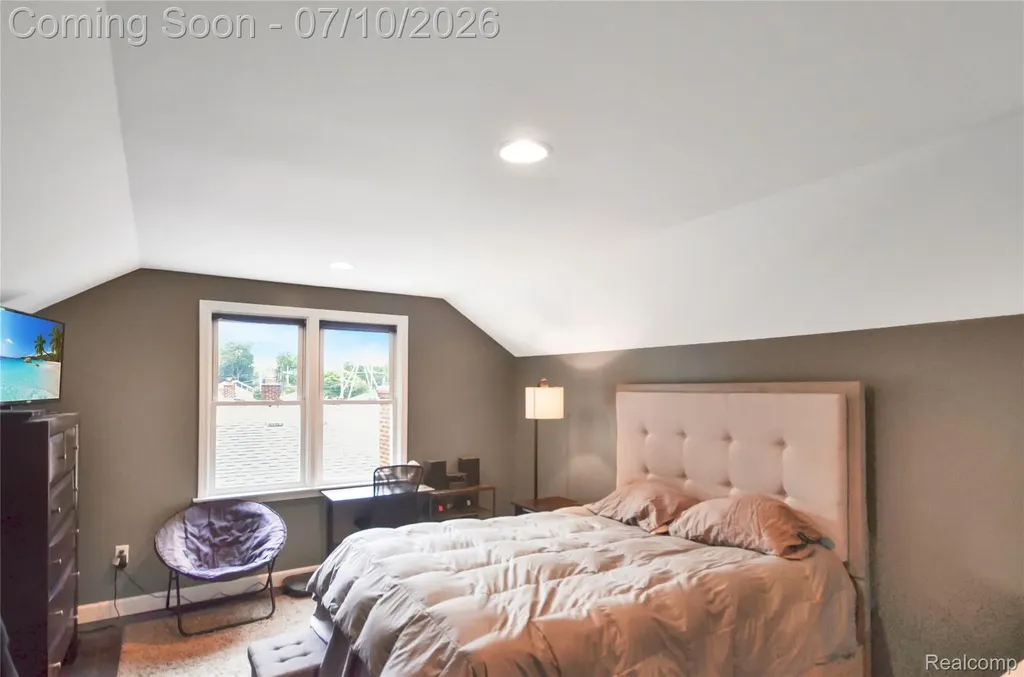 29067 Milton Avenue Madison Heights City MI 48071