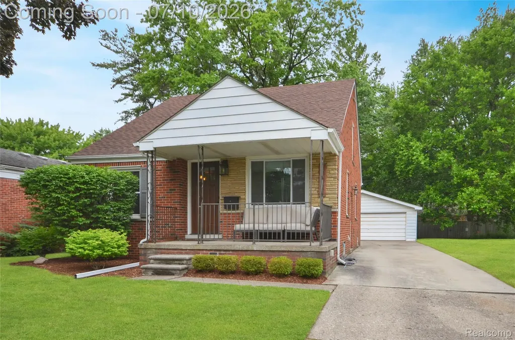 29067 Milton Avenue Madison Heights City MI 48071