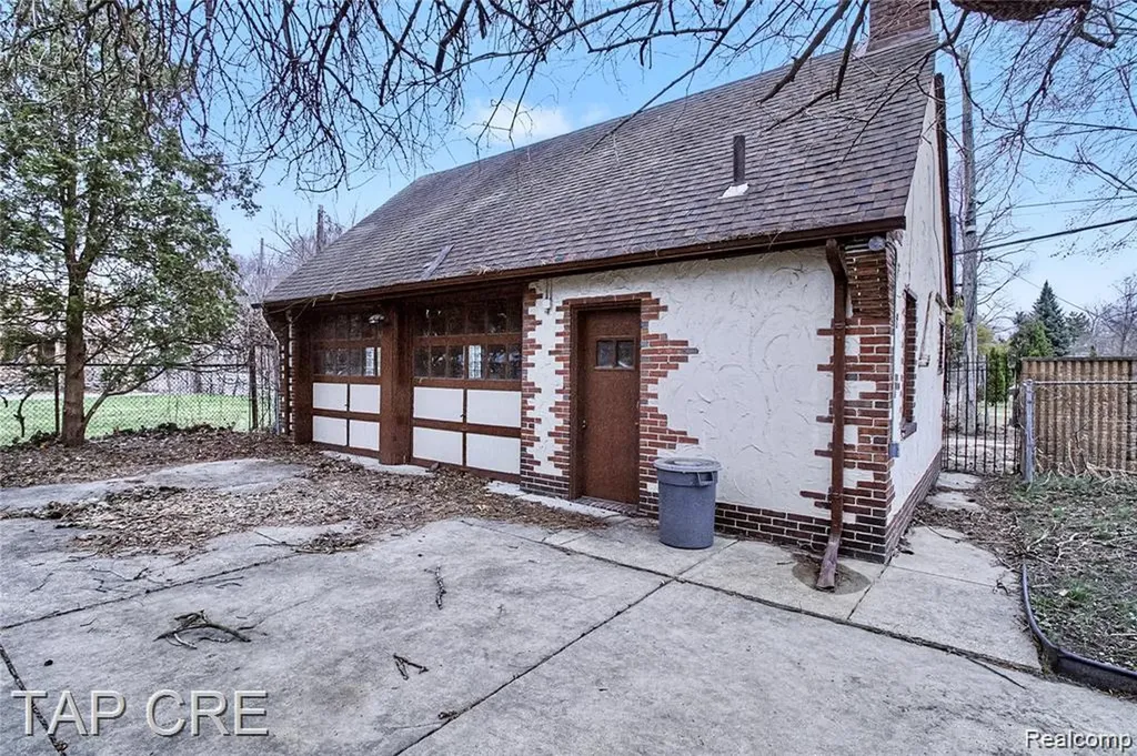 244 Arden Park Boulevard Detroit City MI 48202