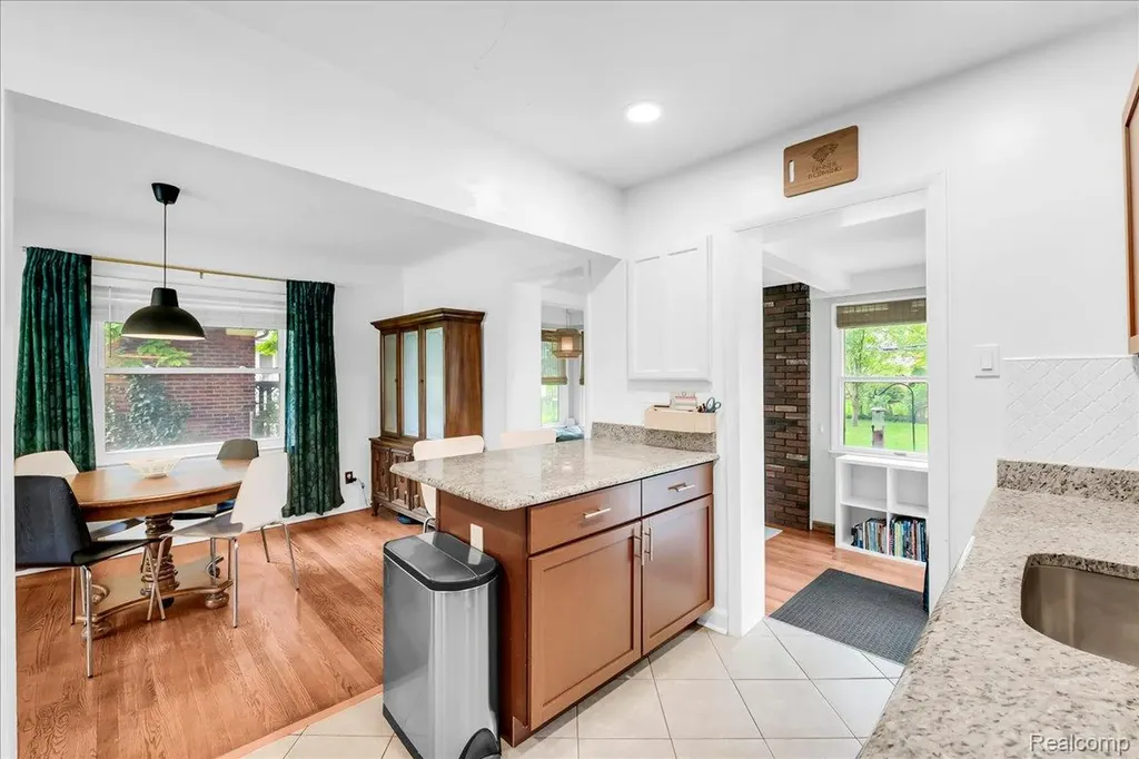 1179 Hampton Road Grosse Pointe Woods City MI 48236