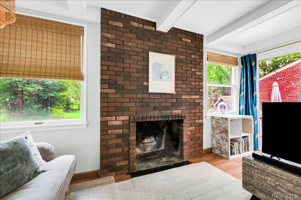 1179 Hampton Road Grosse Pointe Woods City MI 48236