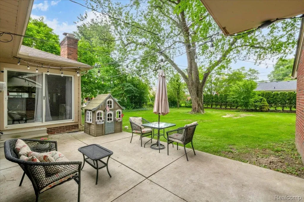 1179 Hampton Road Grosse Pointe Woods City MI 48236