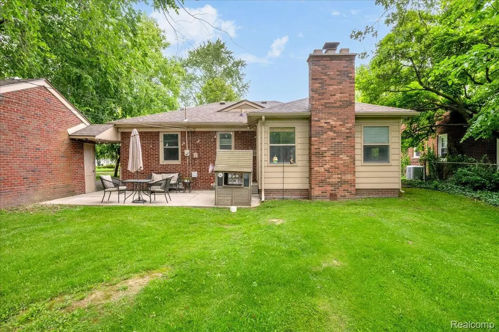 1179 Hampton Road Grosse Pointe Woods City MI 48236