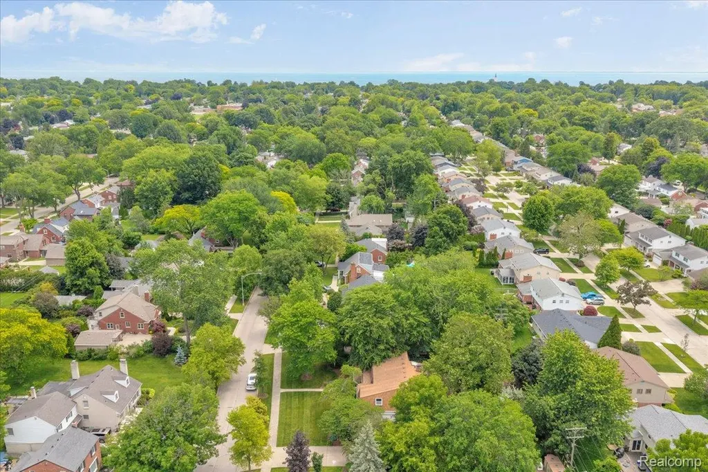 1179 Hampton Road Grosse Pointe Woods City MI 48236