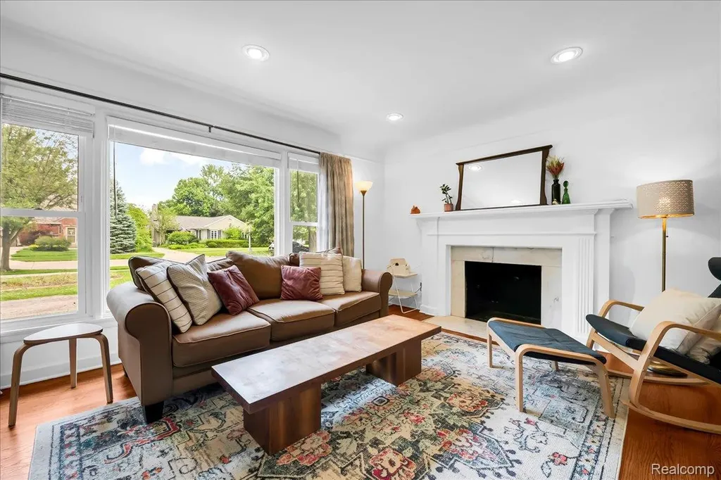 1179 Hampton Road Grosse Pointe Woods City MI 48236
