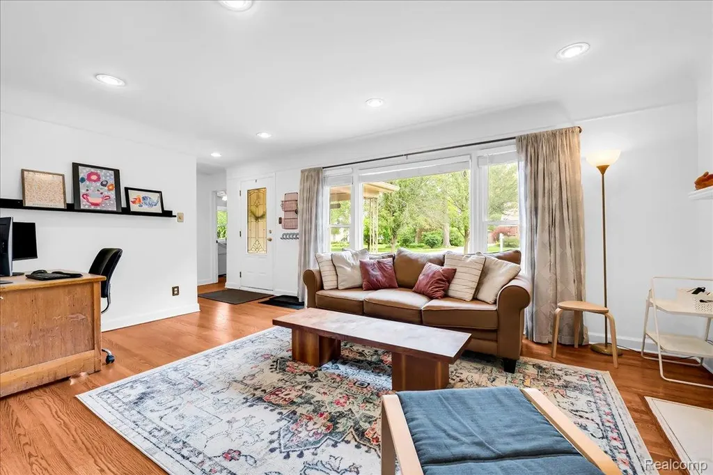 1179 Hampton Road Grosse Pointe Woods City MI 48236