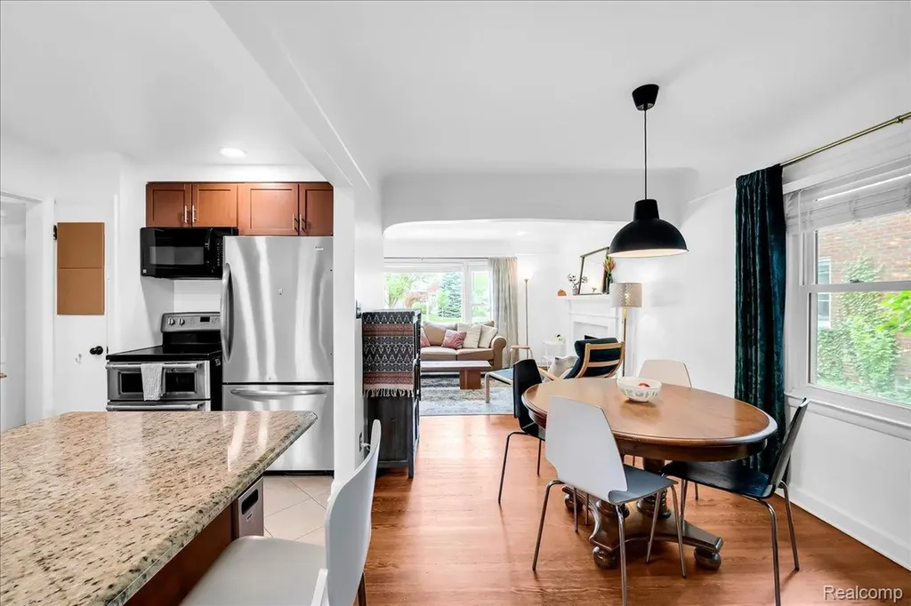 1179 Hampton Road Grosse Pointe Woods City MI 48236